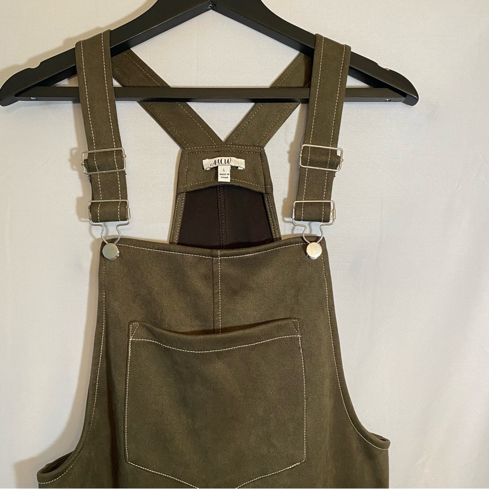 AUW overall style romper dress. Women’s size large, olive green.